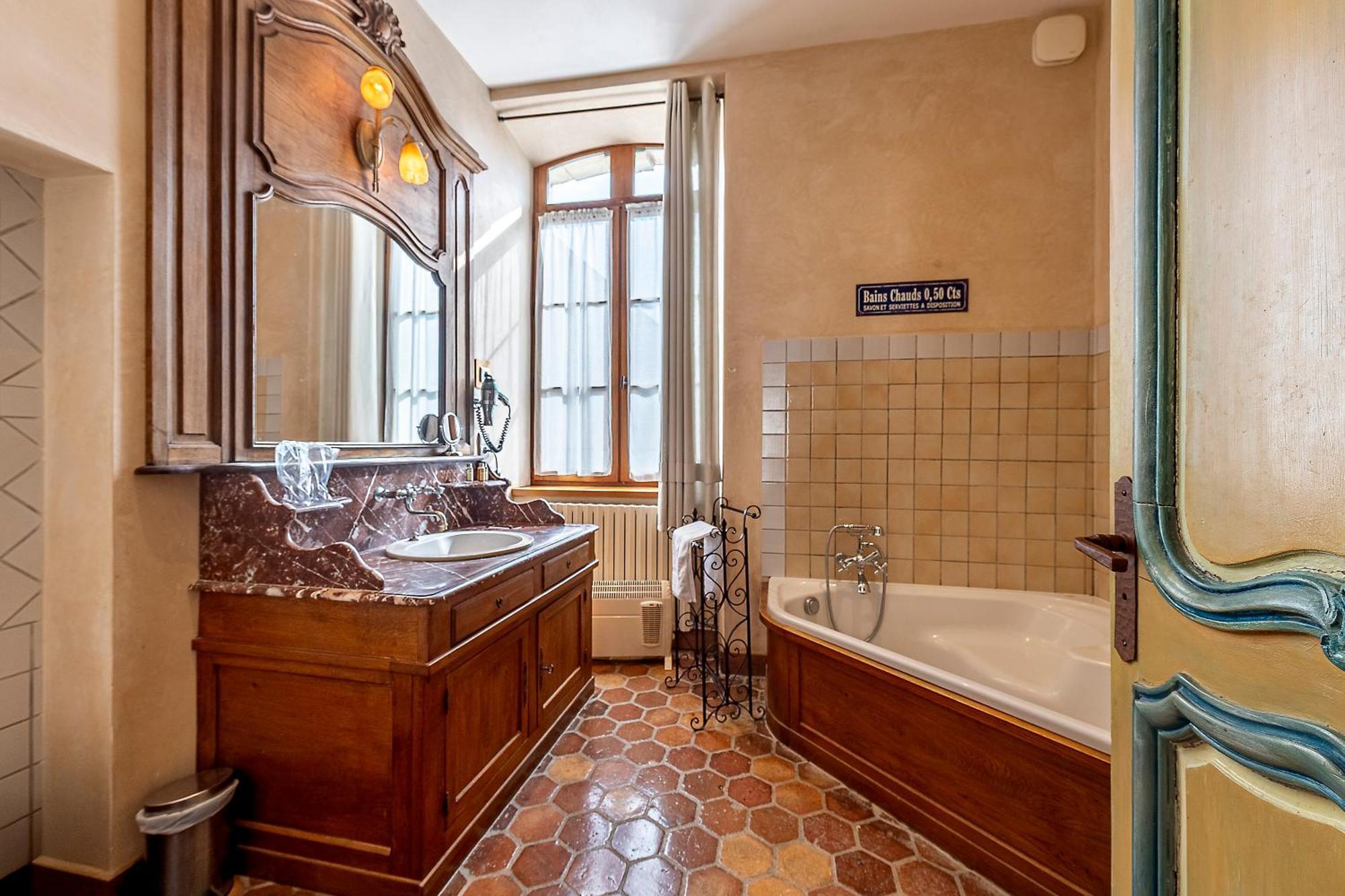 Hotel De La Beursaudiere 3*